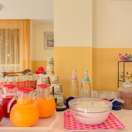 Hotel Nella Rimini Eksteriør billede